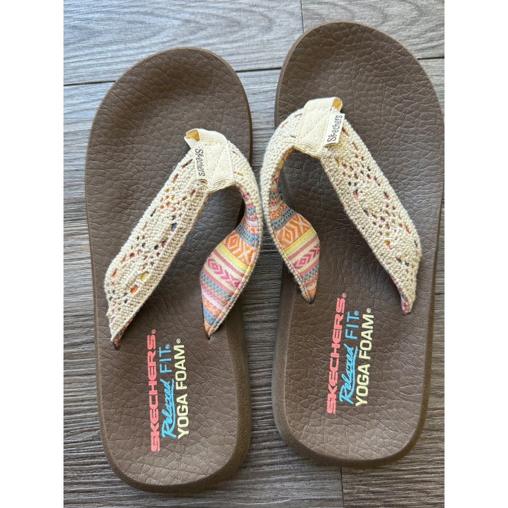 Skechers Relaxed Fit Yoga Foam Brown Tan Crochet Boho Flip Flop Sandals Womens - Picture 2 of 4